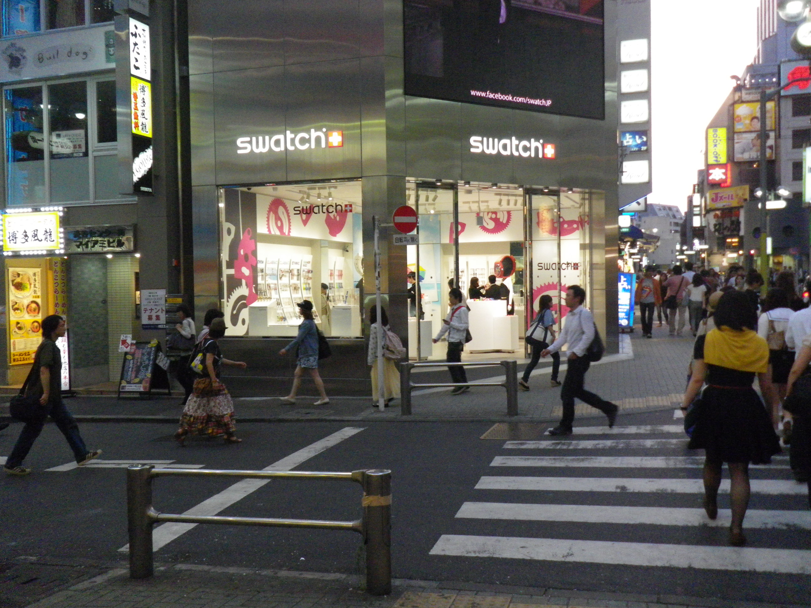 �{�H�ʐ^�@�F�c�쒬TR�r��